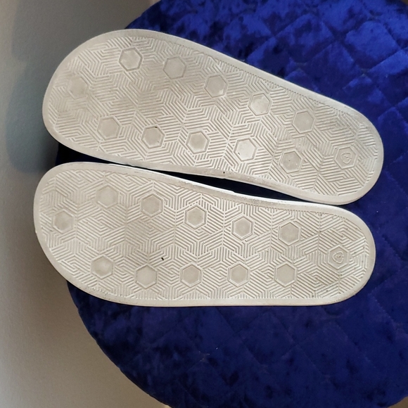 Authentic Versace Pool Slides - Picture 10 of 12